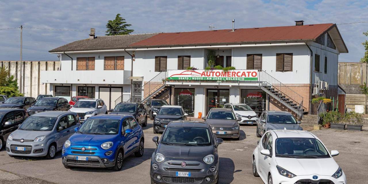 Cerca la tua *prossima* auto