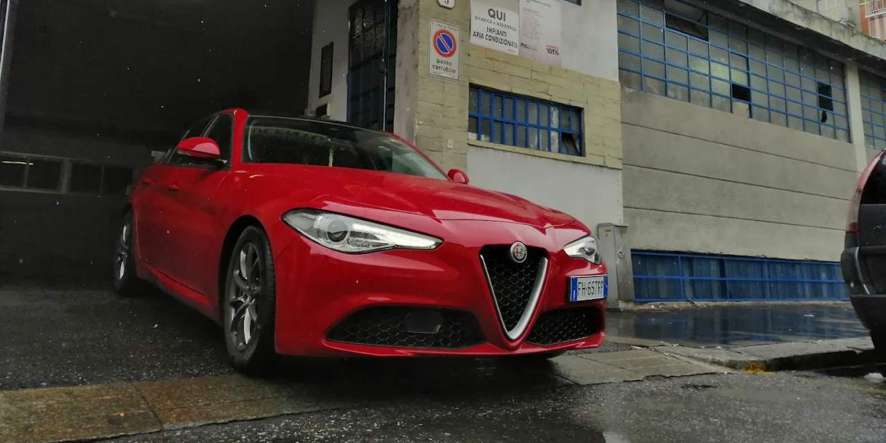 Cerca la tua <br>*prossima* auto