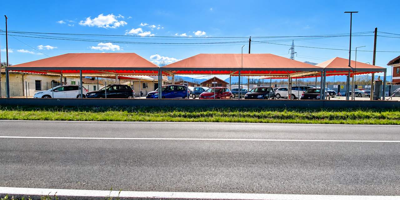 Cerca la tua <br>*prossima* auto