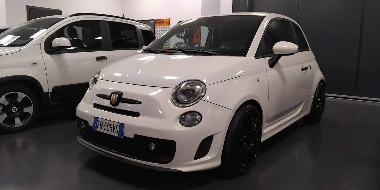 Cerca la tua *prossima* auto