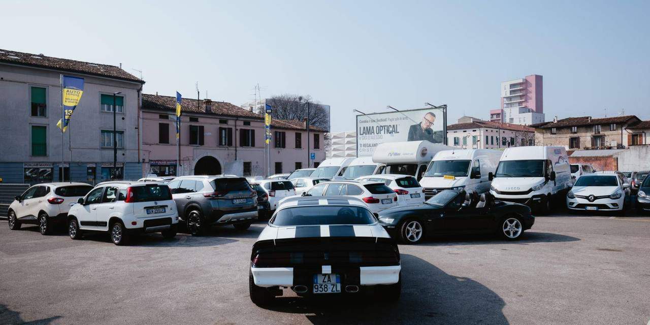 Cerca la tua *prossima* auto