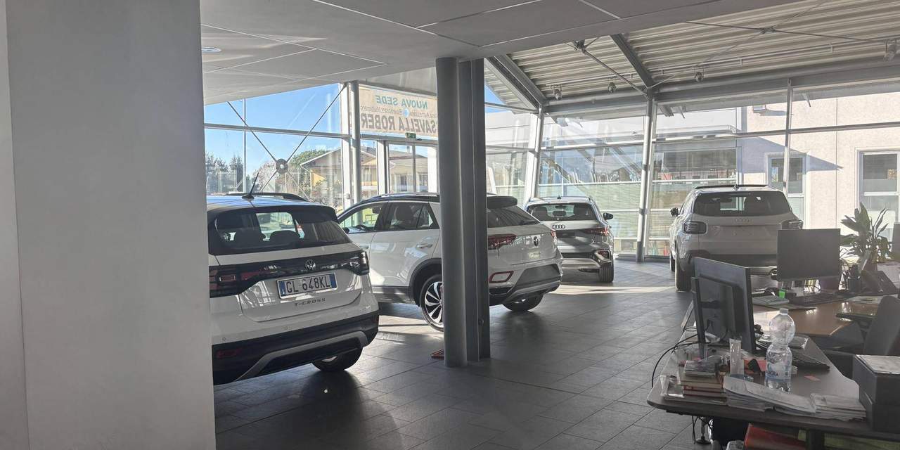 Cerca la tua *prossima* auto