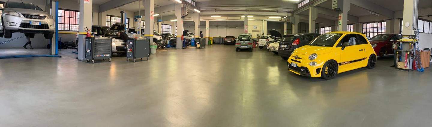 La nostra *officina*, al tuo servizio