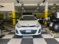 Kia Rio 5p. Active NEOPATENTATI Bianco usata Arezzo