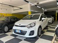 Kia Rio 5p. Active NEOPATENTATI Bianco usata Arezzo