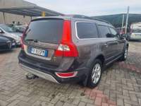 Volvo XC70 XC70 2.4 d5 Kinetic awd 185cv Marrone usata TREVIGLIO