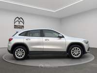 Mercedes-Benz GLA 200 D Business Extra 8G-DCT Argento usata Roma