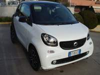 Smart ForTwo Fortwo III 1.0 Passion 71cv twinamic Bianco usata Pomezia
