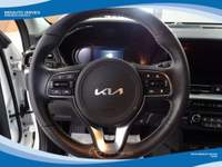 Kia e-Niro BEV 64kwh 204cv Drive Bianco usata Latina