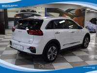 Kia e-Niro BEV 64kwh 204cv Drive Bianco usata Latina