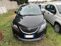 Lancia Ypsilon  - ypsilon 1.0 firefly hybrid gold s&s 70cv Nero usata Roma