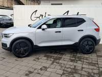 Volvo XC40 Recharge Plug-in Hybrid BLACK Inscription Expression Bianco usata Roma