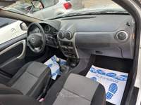 Dacia Duster 1.5 dci Laureate 4x2 110cv Bianco usata Altidona