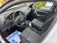 Dacia Duster 1.5 dci Laureate 4x2 110cv Bianco usata Altidona