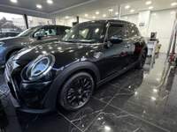 MINI Cooper MINI One 1.5 102CV 5 Porte – 2022 – OK Neopatentati – Occasione Nero usata Napoli