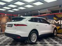 Jaguar F-Pace 2.0d Pure awd 180cv auto (379) Bianco usata Calenzano Jaguar F-Pace 2.0d Pure awd 180cv auto (379) Bianco usata Calenzano