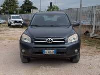 Toyota RAV4 Rav4 III 2006 RAV4 2.2 d-4d 136cv dpf Grigio usata Deruta