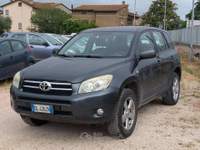 Toyota RAV4 Rav4 III 2006 RAV4 2.2 d-4d 136cv dpf Grigio usata Deruta