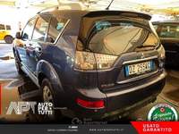 Mitsubishi Outlander Outlander 2.0 di-d Instyle 7p.ti dpf Blu/Azzurro usata Napoli