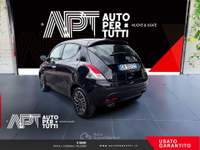 Lancia Ypsilon Ypsilon 1.0 firefly hybrid Platino s&s 70cv Nero usata Carrara