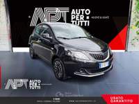 Lancia Ypsilon Ypsilon 1.0 firefly hybrid Platino s&s 70cv Nero usata Carrara