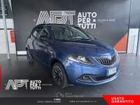 Lancia Ypsilon Ypsilon 1.0 firefly hybrid Platino s&s 70cv Blu/Azzurro usata Napoli