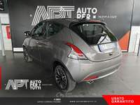 Lancia Ypsilon Ypsilon 1.0 firefly hybrid Platino s&s 70cv Grigio usata Napoli