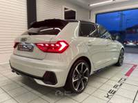 Audi A1 30 1.0 tfsi Identity Black 116cv s-tronic Oro usata Mozzo