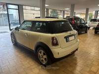 MINI One In perfette condizioni e pronta a viaggiare con te Bianco usata Quarrata MINI One In perfette condizioni e pronta a viaggiare con te Bianco usata Quarrata