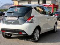 Lancia Ypsilon 5 porte Gold SENSORI APP. TAGLIANDATA Bianco usata Villongo