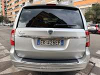 Lancia Voyager 2.8d 163cv Automatica 7 Posti Argento usata Roma