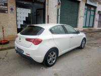 Alfa Romeo Giulietta Exclusive Bianco usata Valenzano
