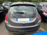 Lancia Ypsilon  - ypsilon 1.0 firefly hybrid gold s&s 70cv 5p.ti Grigio usata Roma