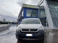 Peugeot Partner Peugeot PARTNER 1.6 HDI 3 posti autocarro Bianco usata SAN MARTINO VALLE CAUDINA