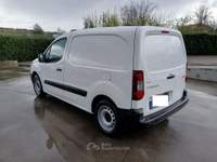 Peugeot Partner Peugeot PARTNER 1.6 HDI 3 posti autocarro Bianco usata SAN MARTINO VALLE CAUDINA