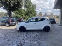 Lancia Ypsilon 5 porte S&S Hybrid Ecochic NEO PATENTATI Bianco usata Perugia