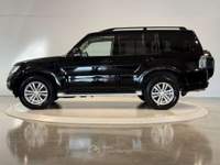 Mitsubishi Pajero 3.2 DI-D 16V aut. Instyle DPF 7 POSTI/TETTO Nero usata San Biagio di Callalta