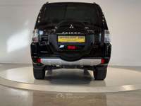 Mitsubishi Pajero 3.2 DI-D 16V aut. Instyle DPF 7 POSTI/TETTO Nero usata San Biagio di Callalta