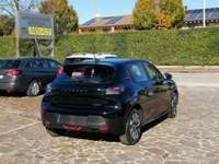 Peugeot 208 Hybrid 110 CV e-DCS6 Style Bianco usata VEDELAGO