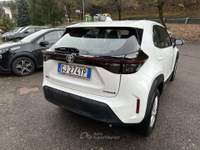 Toyota Yaris Cross 1.5h Business Sport Eco fwd 116cv e-cvt Bianco usata Castelnovo ne' Monti