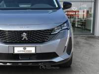 Peugeot 3008 1.5 bluehdi Allure Pack (N1) 130cv AUTOM e CarPlay usata Latina