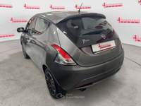 Lancia Ypsilon 1.2 69 CV 5 porte Gold Grigio usata Genova