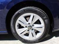 Volkswagen Golf VIII 1.0 etsi evo Life 110cv dsg Blu/Azzurro usata Padula Volkswagen Golf VIII 1.0 etsi evo Life 110cv dsg Blu/Azzurro usata Padula