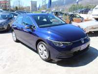 Volkswagen Golf VIII 1.0 etsi evo Life 110cv dsg Blu/Azzurro usata Padula Volkswagen Golf VIII 1.0 etsi evo Life 110cv dsg Blu/Azzurro usata Padula