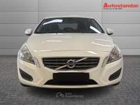 Volvo V60 (2010-2018) D3 Geartronic Momentum Bianco usata Torino