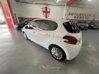 Peugeot 208 208 5p 1.2 puretech Allure 82cv Bianco usata Genova