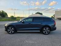 Volvo V60 Cross Country V60 II 2019 Cross Country 2.0 b4 Business Pro Line Blu/Azzurro usata Monte San Vito