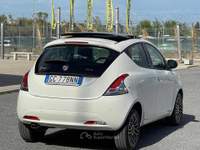 Lancia Ypsilon 1.0 HYBRID 5P Gold TETTO APRIBILE BIANCO PERLA Bianco usata Fiumicino