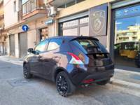 Lancia Ypsilon 5 porte GPL Ecochic Gold Lilla usata Castellana Grotte