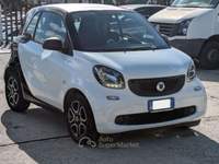 Smart ForTwo 1.0cc YOUNGSTER 61cv CRUISE CONTROL CERCHI IN LEGA Bianco usata Roma